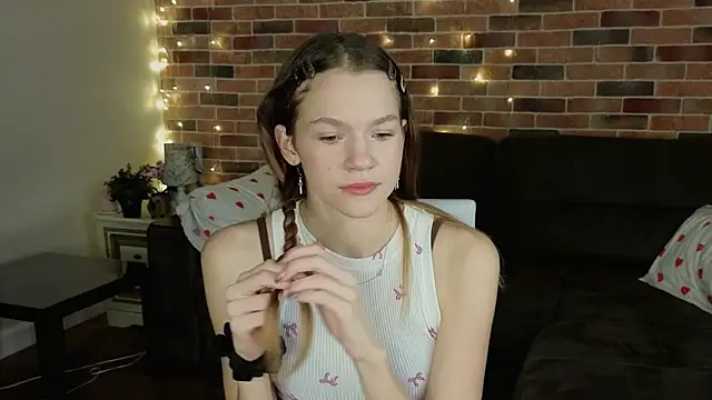 VelvetRisque online show from January 10, 6:26 am