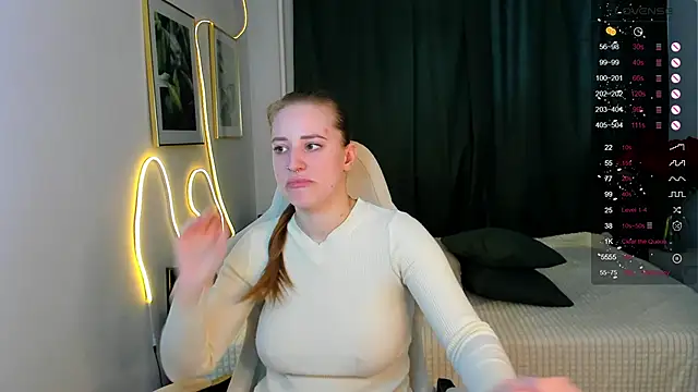 Alice Cire online show from March 8, 2:04 am