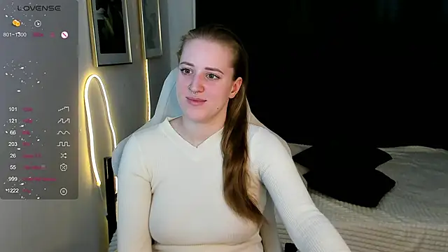 Alice Cire online show from March 21, 1:54 am