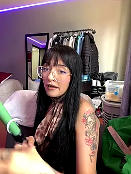 QueenSquirt02 online show from September 13, 5:46 pm