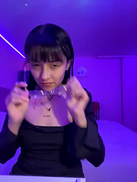 QueenSquirt02 online show from September 18, 9:50 pm