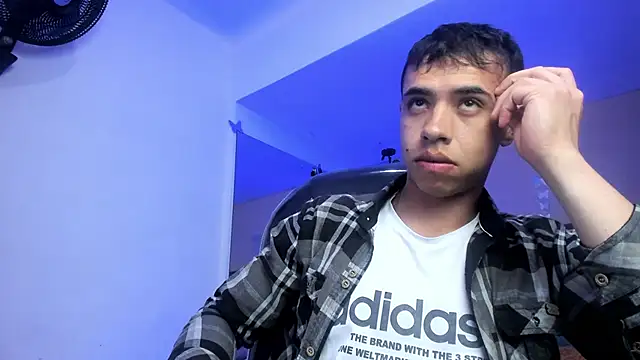 Muscle Scott online show from February 17, 7:20 pm