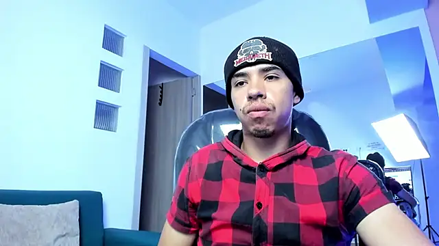 Muscle Scott online show from April 2, 1:42 pm