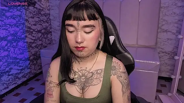 alana18 v online show from September 11, 1:22 pm