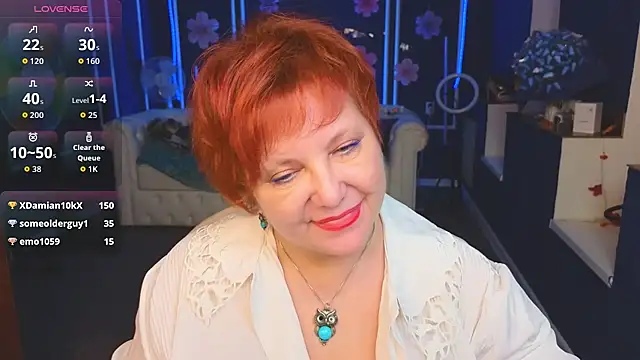 Kira Kenett online show from December 2, 7:09 pm