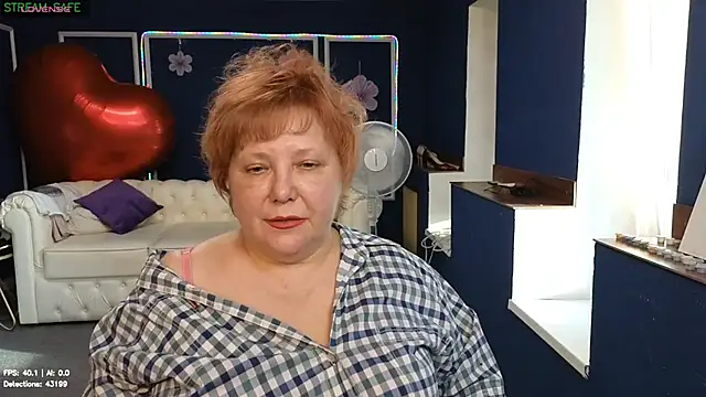 Kira Kenett online show from July 2, 3:40 pm