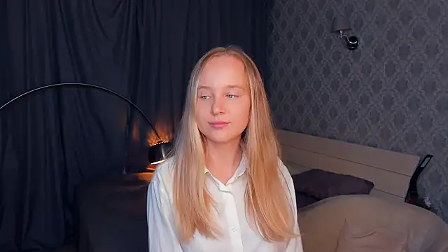 SoonMoor online show from September 20, 5:47 pm