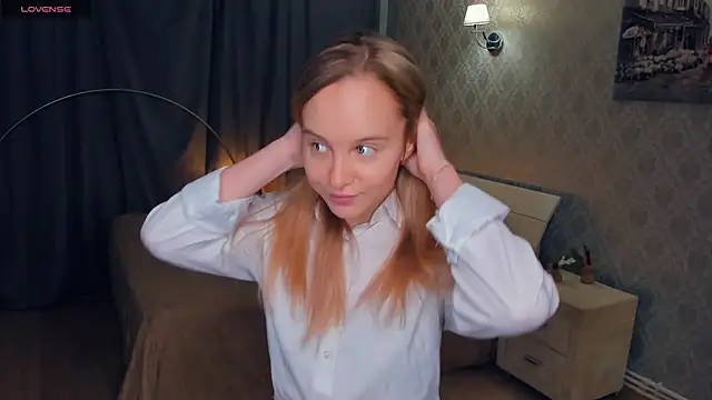 SoonMoor online show from November 8, 6:07 pm