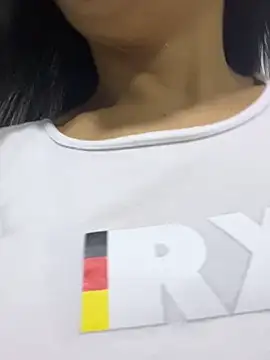 TiffanyyLam online show from October 7, 11:18 am