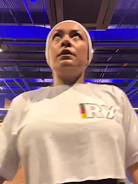 TiffanyyLam online show from October 15, 10:26 am