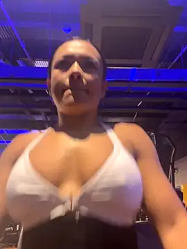 TiffanyyLam online show from October 24, 10:11 am