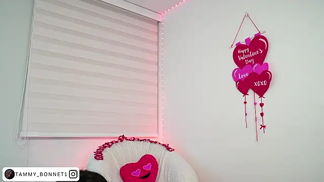 Snapshot of tammy_bonet chatting on February 15, 3:47 am tammy bonet online show from February 15, 3:47 am