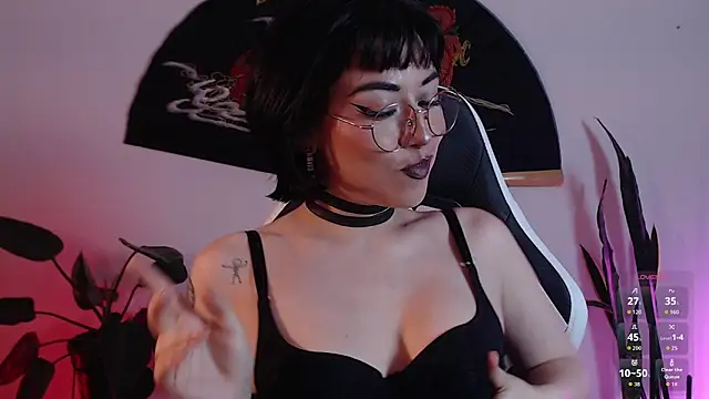 Ellyuwuw online show from February 13, 12:28 am