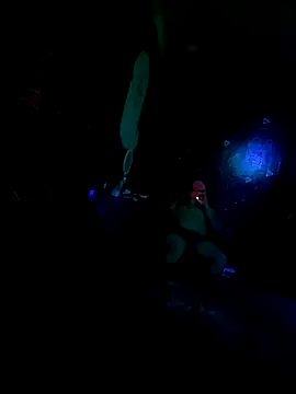 Snapshot of johnboones10 chatting on October 23, 6:02 am johnboones10 online show from October 23, 6:02 am