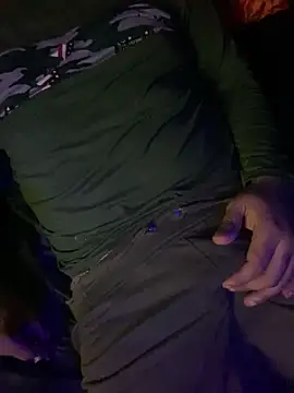 Snapshot of johnboones10 chatting on October 30, 8:05 am johnboones10 online show from October 30, 8:05 am