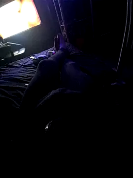 Snapshot of johnboones10 chatting on December 1, 8:52 am johnboones10 online show from December 1, 8:52 am