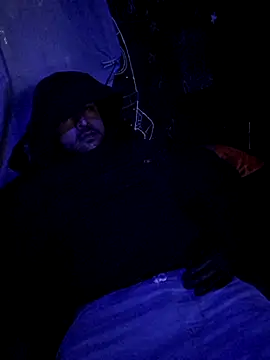 Snapshot of johnboones10 chatting on December 5, 8:49 pm johnboones10 online show from December 5, 8:49 pm