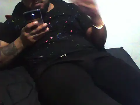 Snapshot of johnboones10 chatting on February 8, 8:23 pm johnboones10 online show from February 8, 8:23 pm