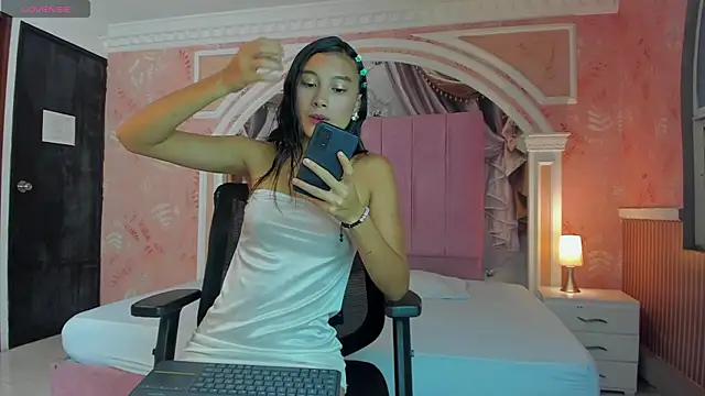 Snapshot of Ivy_rae_xxx chatting on October 25, 9:20 pm Ivy rae xxx online show from October 25, 9:20 pm