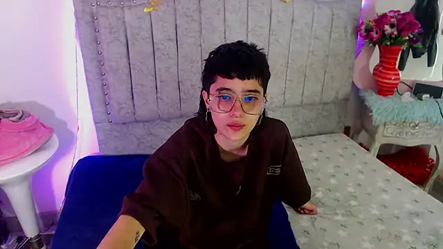 Britney thx online show from February 6, 7:23 am