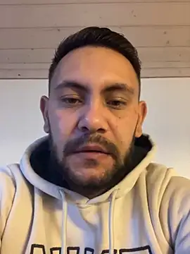 Snapshot of couplebest1 chatting on November 23, 7:19 am couplebest1 online show from November 23, 7:19 am