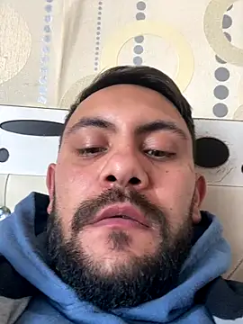 Snapshot of couplebest1 chatting on December 15, 11:36 am couplebest1 online show from December 15, 11:36 am