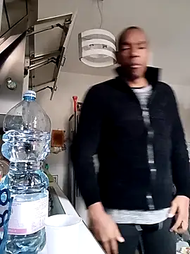 estrogeni online show from March 31, 6:25 am