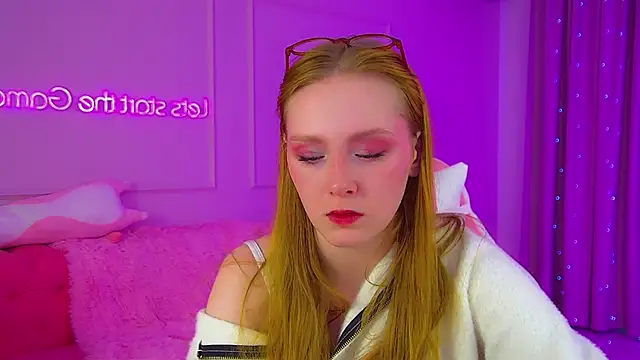 AgataFoxley online show from October 12, 6:12 am