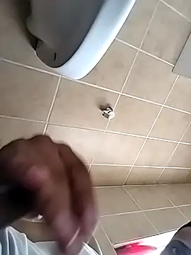 Snapshot of j3tt360 chatting on February 10, 12:42 pm j3tt360 online show from February 10, 12:42 pm