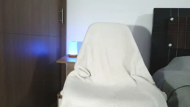 Snapshot of MisterEnigma chatting on September 22, 11:12 am MisterEnigma online show from September 22, 11:12 am