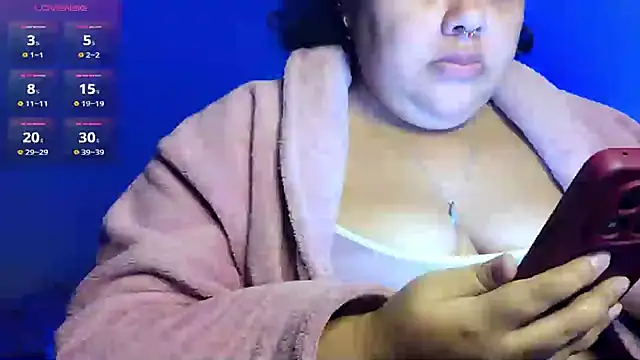 Snapshot of xlatinastar chatting on June 22, 12:02 pm xlatinastar online show from June 22, 12:02 pm