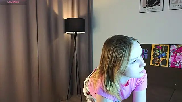 Snapshot of VinnieSerrano chatting on September 22, 2:08 pm VinnieSerrano online show from September 22, 2:08 pm