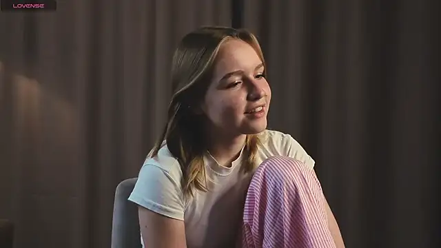 Snapshot of VinnieSerrano chatting on September 28, 3:06 pm VinnieSerrano online show from September 28, 3:06 pm