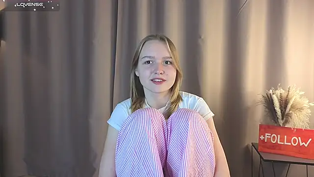 Snapshot of VinnieSerrano chatting on September 29, 2:11 pm VinnieSerrano online show from September 29, 2:11 pm