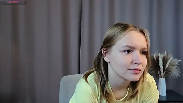 Snapshot of VinnieSerrano chatting on October 11, 3:10 pm VinnieSerrano online show from October 11, 3:10 pm