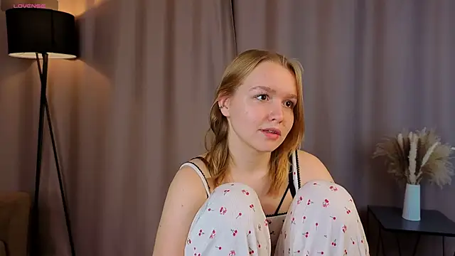 Snapshot of VinnieSerrano chatting on October 20, 2:06 pm VinnieSerrano online show from October 20, 2:06 pm