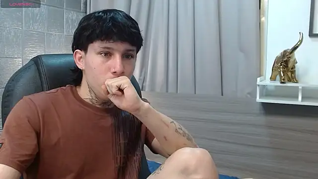 Iantwink18 online show from October 12, 8:52 pm