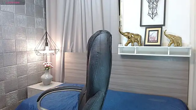 Iantwink18 online show from October 30, 10:10 pm