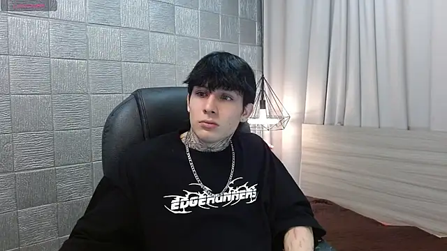 Iantwink18 online show from January 8, 4:15 am