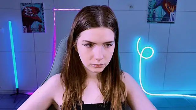 Snapshot of AliceCUNTach chatting on September 18, 5:09 am AliceCUNTach online show from September 18, 5:09 am