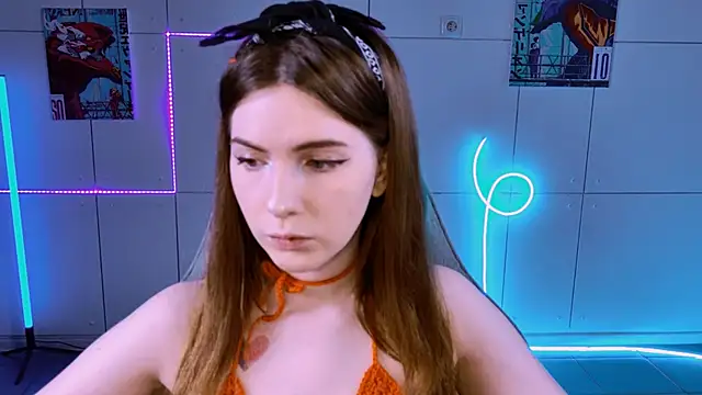 Snapshot of AliceCUNTach chatting on September 19, 5:09 am AliceCUNTach online show from September 19, 5:09 am