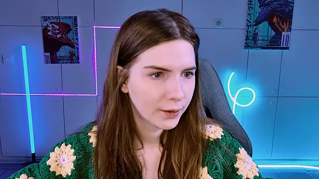 Snapshot of AliceCUNTach chatting on September 21, 5:09 am AliceCUNTach online show from September 21, 5:09 am