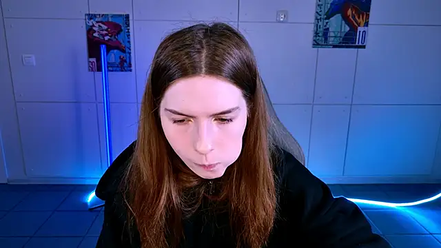 Snapshot of AliceCUNTach chatting on October 24, 5:04 am AliceCUNTach online show from October 24, 5:04 am