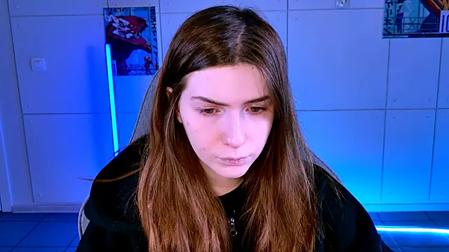 Snapshot of AliceCUNTach chatting on October 30, 5:09 am AliceCUNTach online show from October 30, 5:09 am