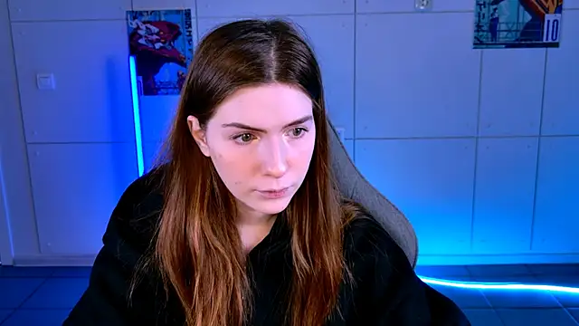 Snapshot of AliceCUNTach chatting on October 31, 5:08 am AliceCUNTach online show from October 31, 5:08 am