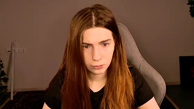 AliceCUNTach online show from November 28, 5:10 am