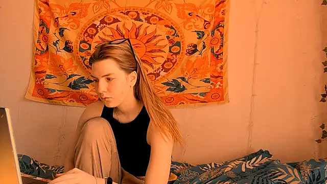 AliceCUNTach online show from May 6, 5:03 am