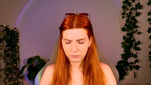 AliceCUNTach online show from May 9, 5:12 am