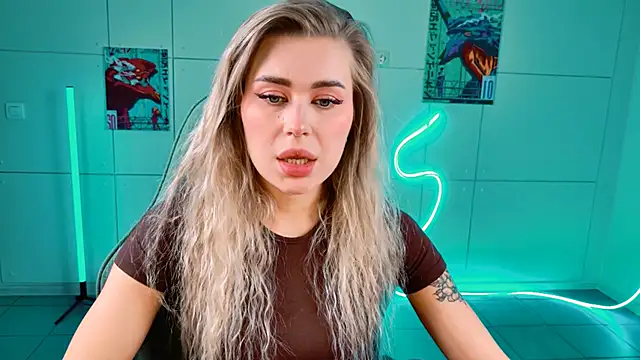 AdelLoyss online show from October 10, 1:10 pm