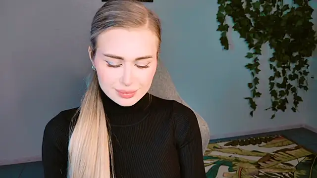 AdelLoyss online show from October 12, 1:10 pm